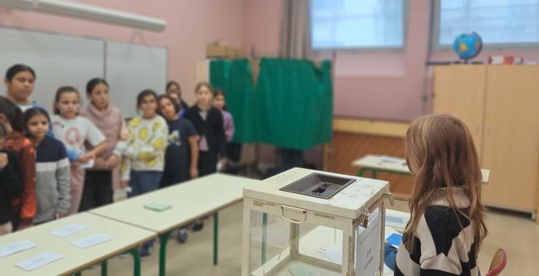 Élection des élus du conseil municipal des enfants à l'école Gambetta
