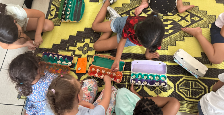 Photo d'enfants jouant à l'Awalé