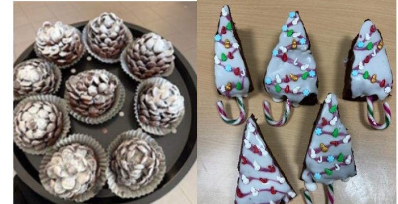 Pommes de pin et sapins de Noël