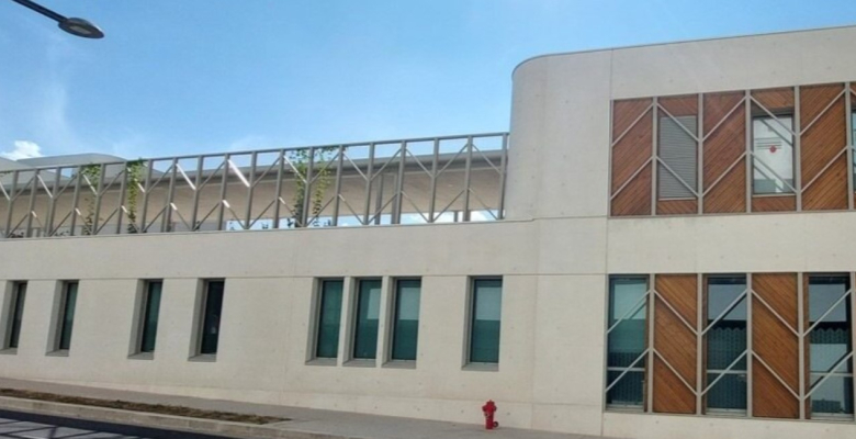 façade bois et serrurerie